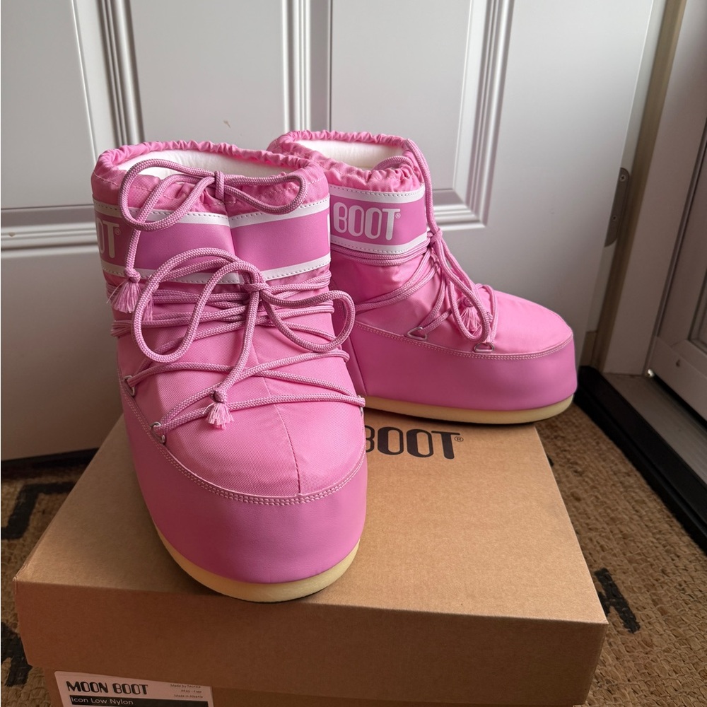 Moon Boot Icon Low Pink